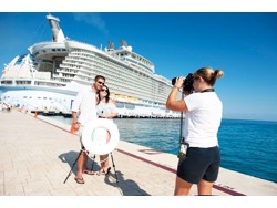 Looking For Photographers to work on Cruise Ships-US UK Ships