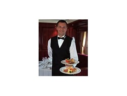 We are in need of qualified trained waiters ess to work in Sandton Johannesburg soon