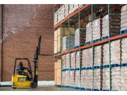 Retails Warehouse Assistant