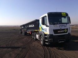 Drivers and operators are needed now in jabula plant hire