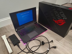 ASUS ROG Strix Scar 17 G733 17, 3 inch